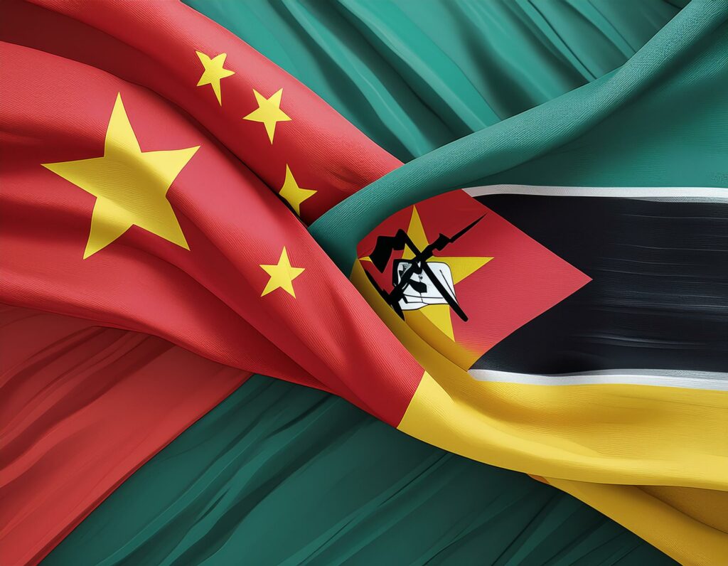 Firefly le bandiere della cina e del mozambico che si intrecciano una con laltra svolazzando 44130